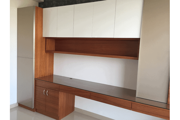 Study unit with veneer and glass
